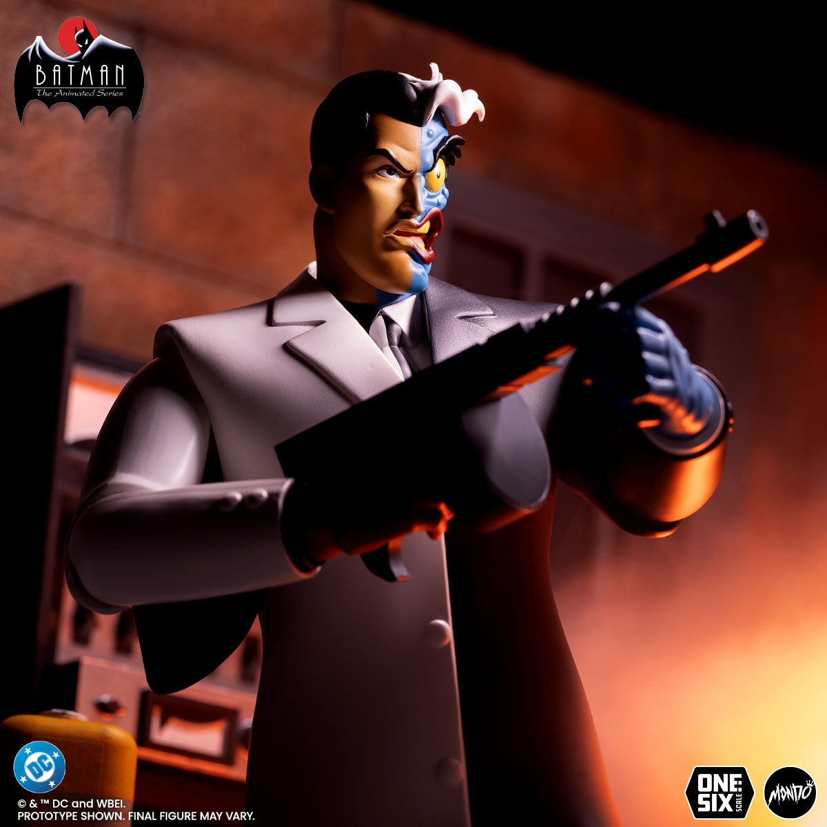 Batman: The Animated Series - Two-Face 1/6 Scale Figure - Limited
