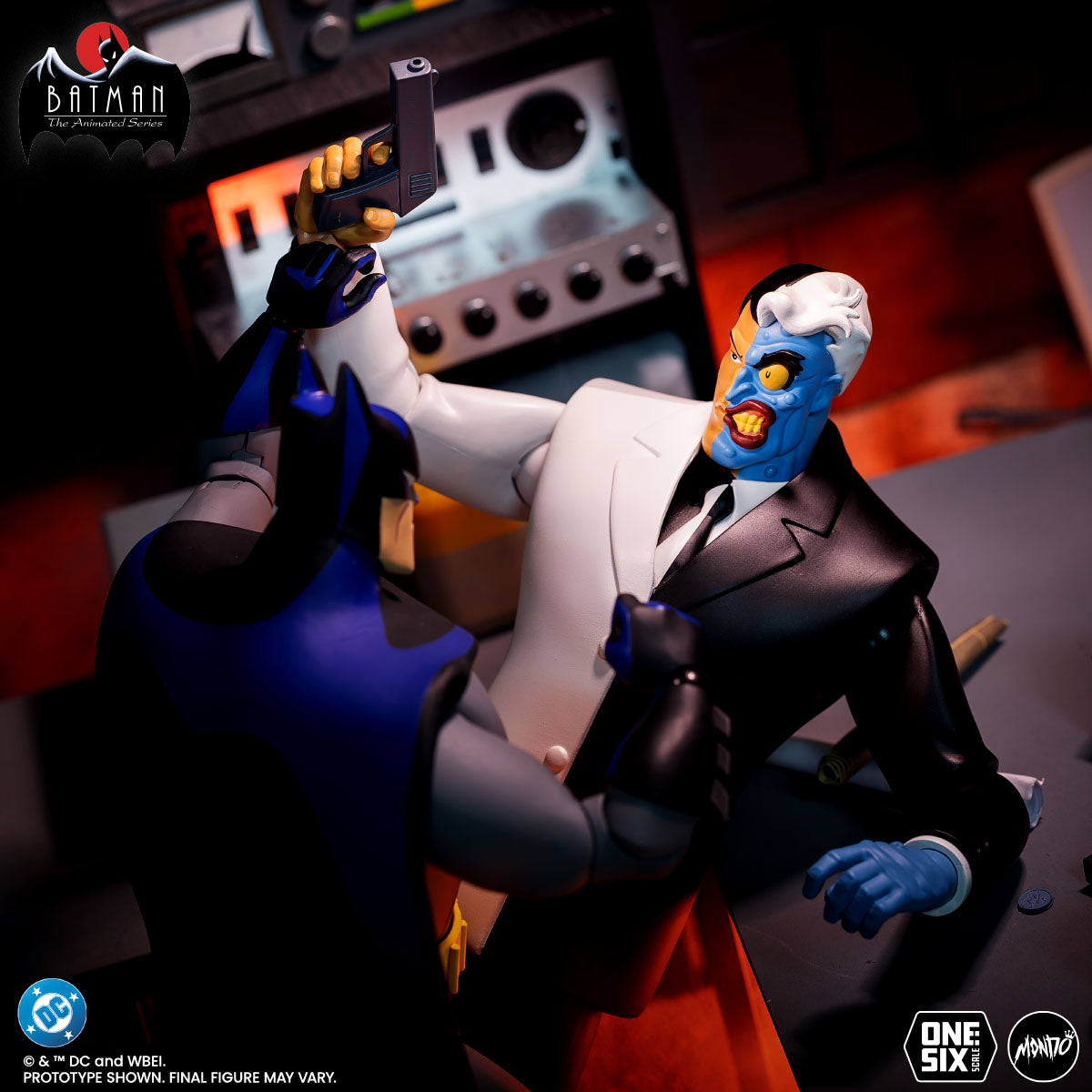 Batman: The Animated Series - Two-Face 1/6 Scale Figure - Limited