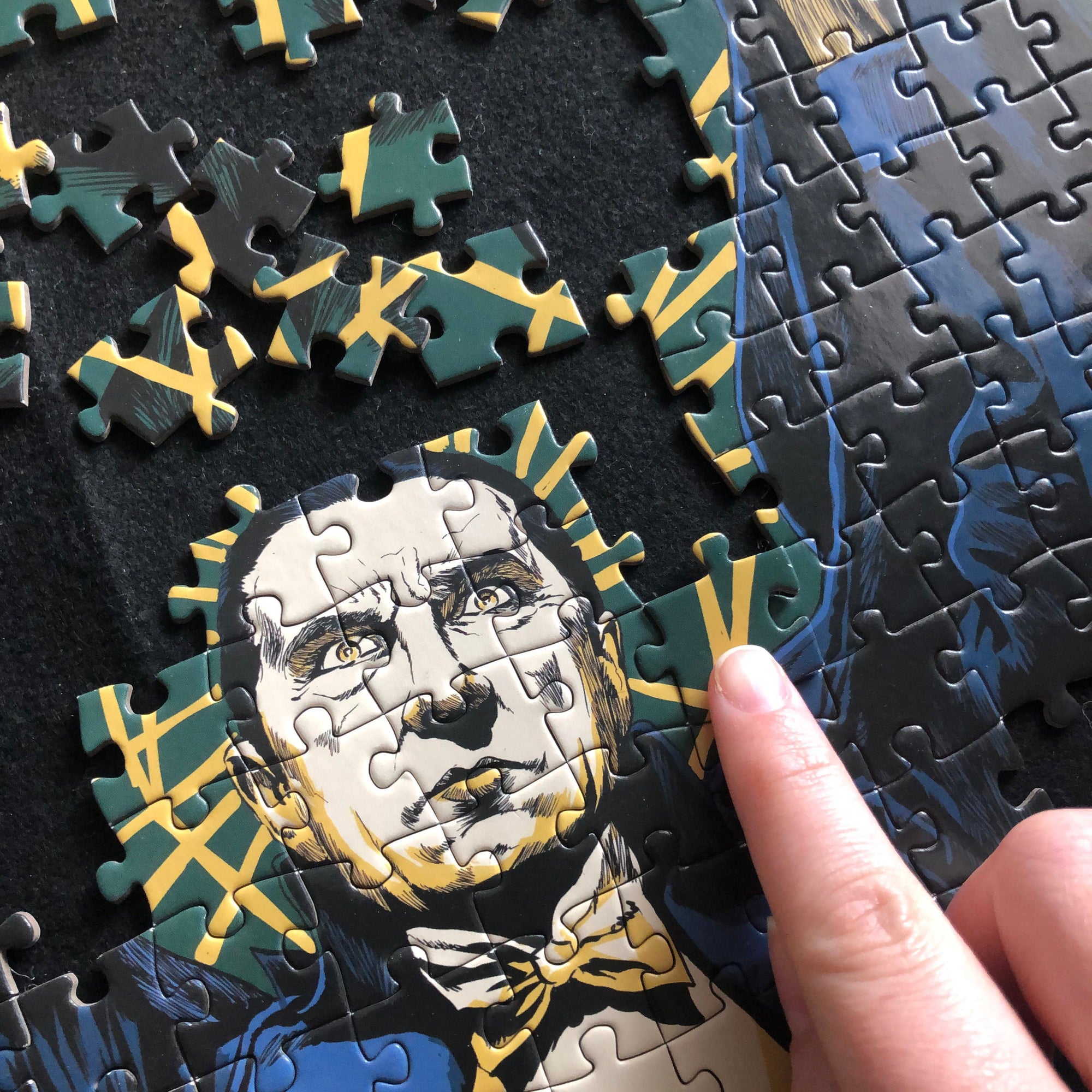 universal monsters puzzles Dracula 1000-Piece Puzzle – Mondo