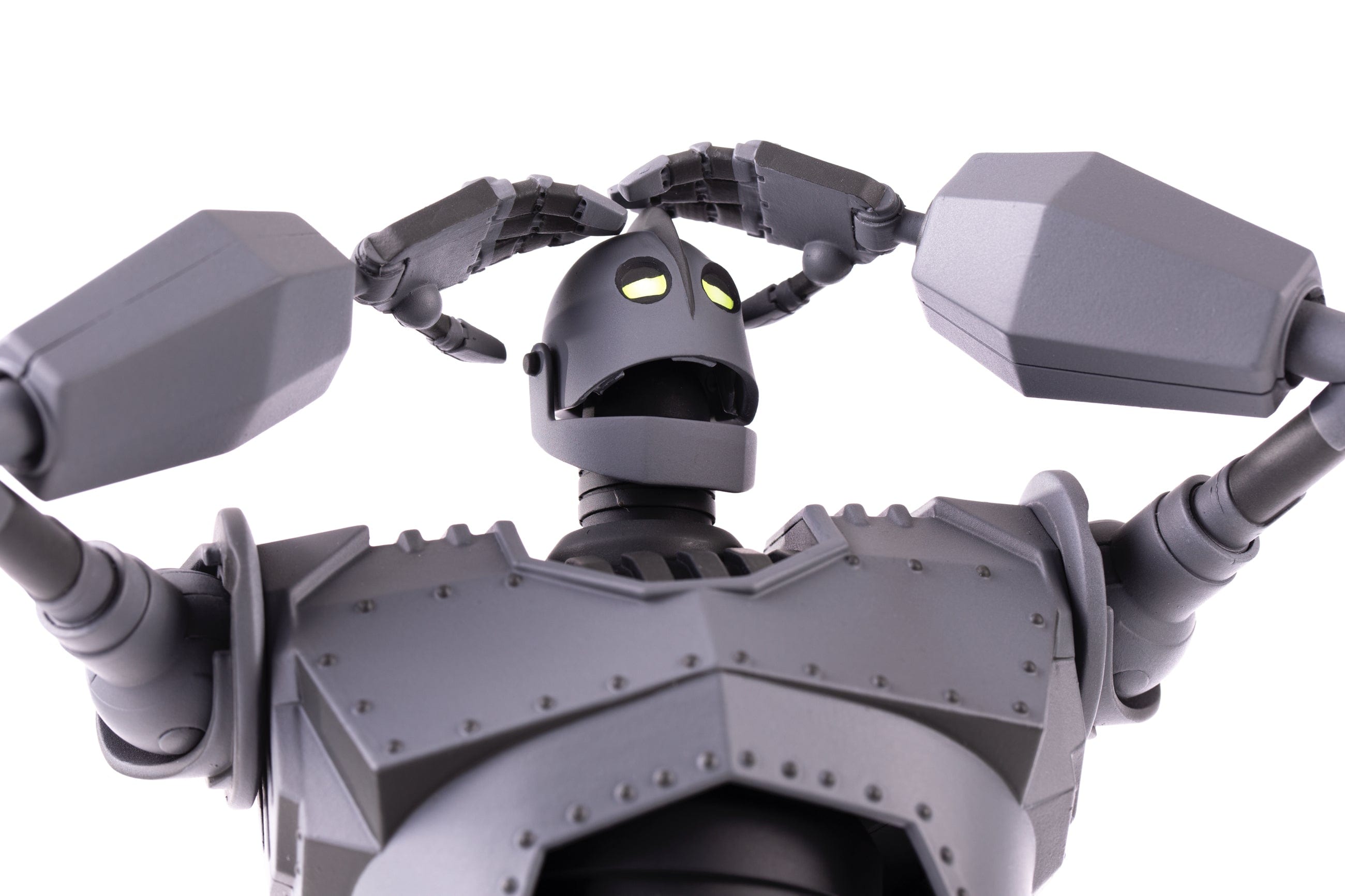 Iron Giant MONDO MECHA Figure Exclusive – Mondo