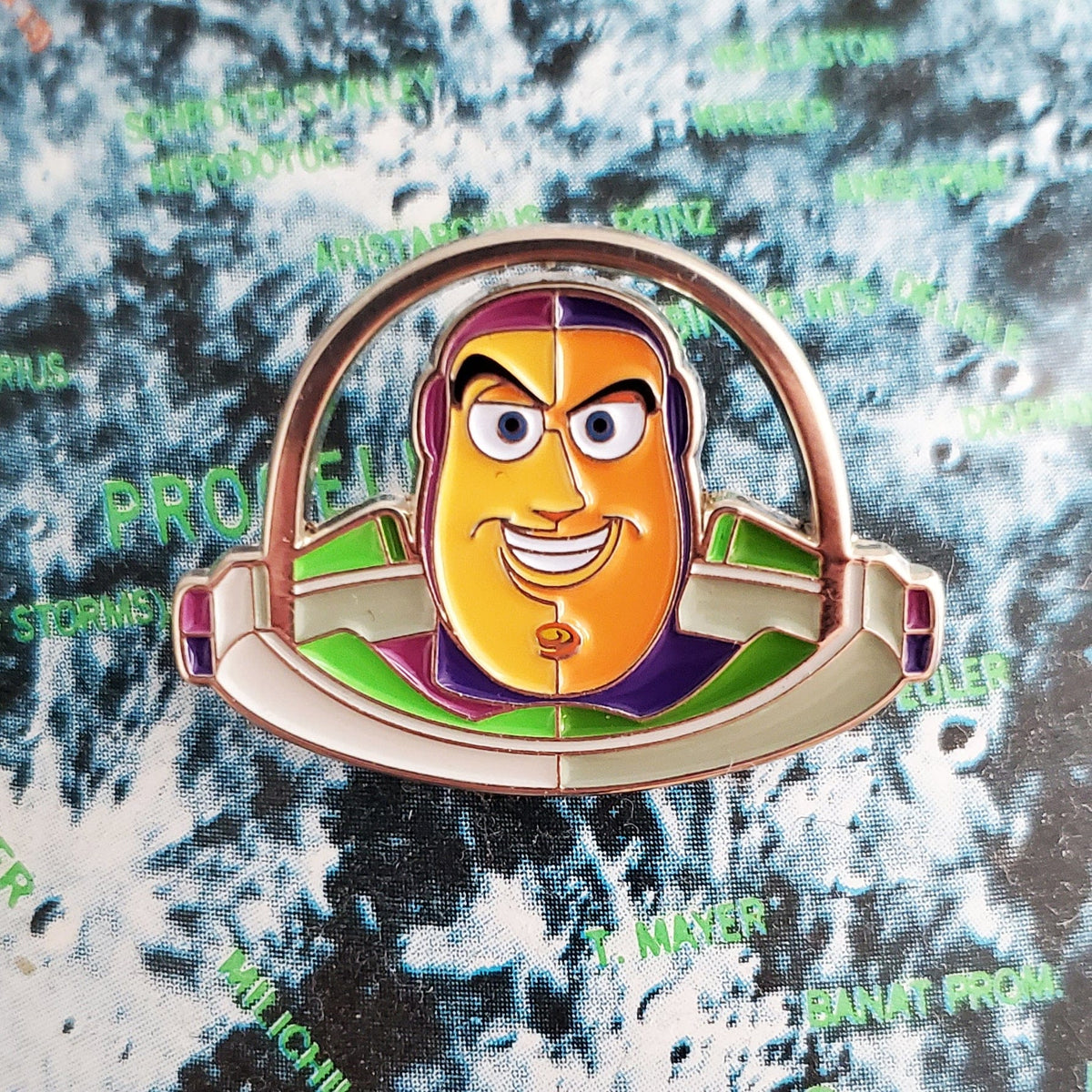 Buzz Pin Toy Story – Buzz Lightyear Enamel Pin – Mondo